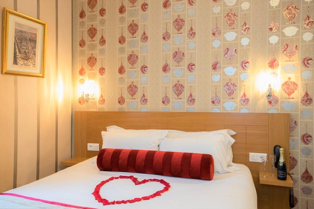 Hotel Romance Malesherbes By Patrick Hayat Paris Exterior foto
